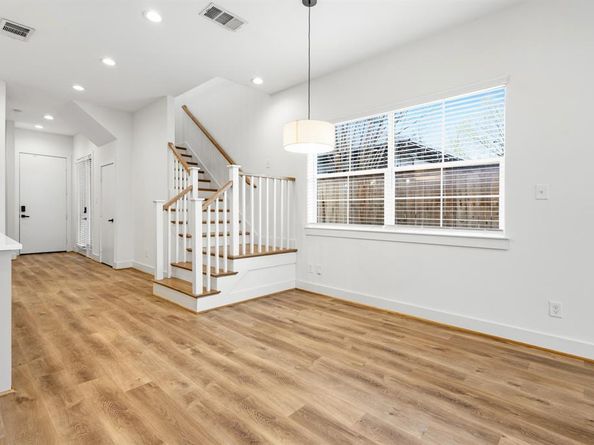 1005/07  Mount Auburn Avenue , Dallas Texas 75223