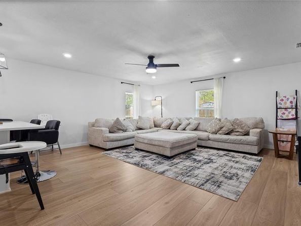 701  Milky Way  , Garland Texas 75040