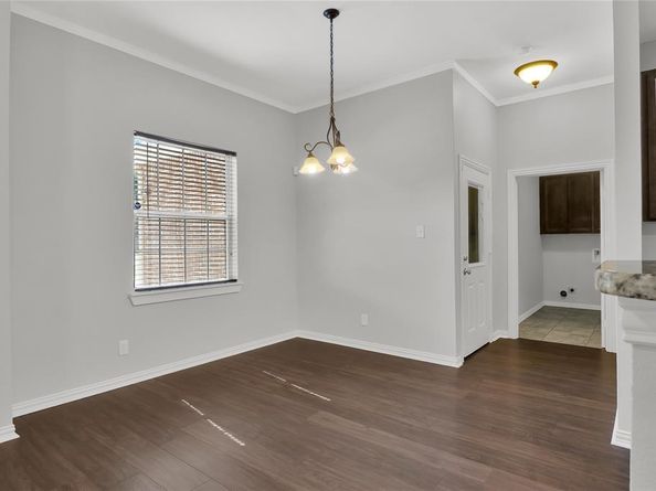 109  Pecan Grove , Lancaster Texas 75146