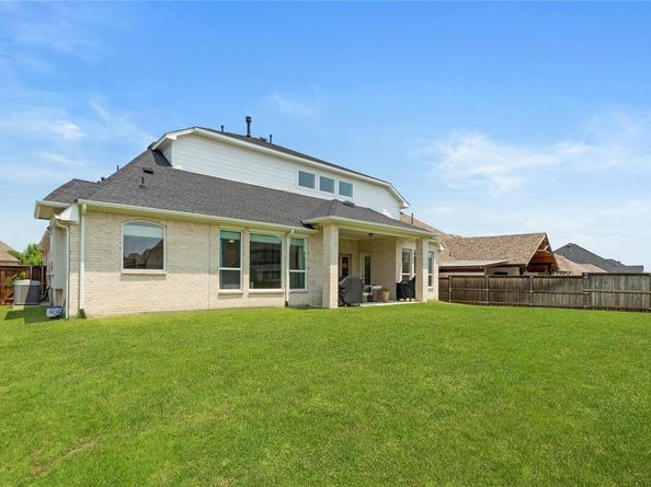 2811  Majestic Prince Street , Celina Texas 75009
