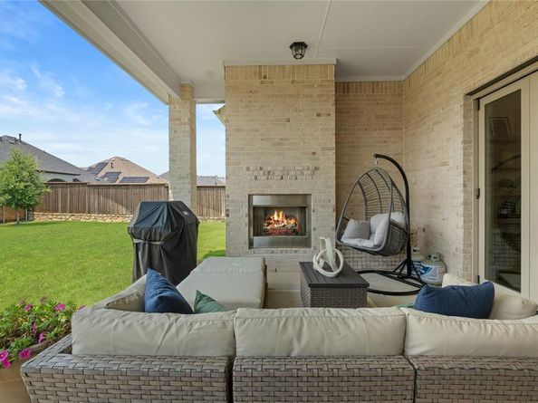 2811  Majestic Prince Street , Celina Texas 75009
