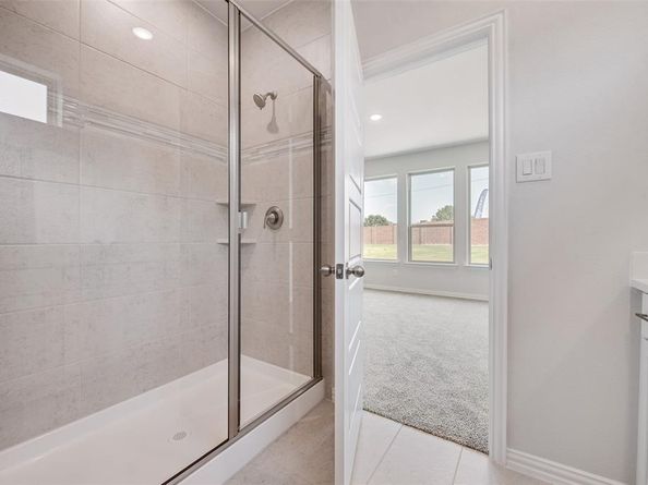 817  Hayes Court , Crowley Texas 76036