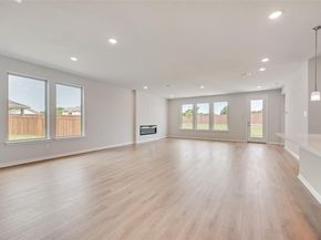 817  Hayes Court , Crowley Texas 76036