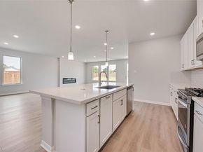 817  Hayes Court , Crowley Texas 76036