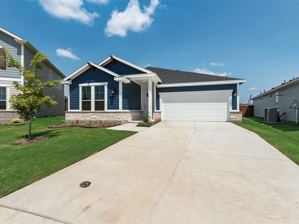 817  Hayes Court , Crowley Texas 76036