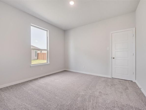 817  Hayes Court , Crowley Texas 76036