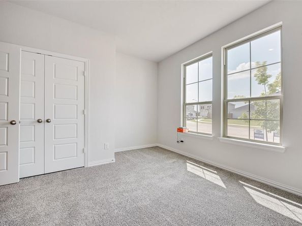 817  Hayes Court , Crowley Texas 76036