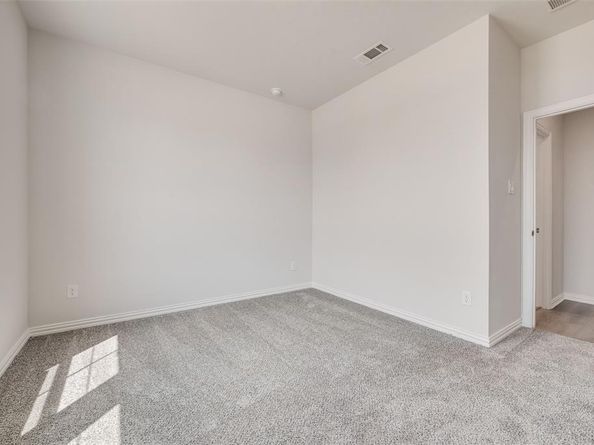 817  Hayes Court , Crowley Texas 76036