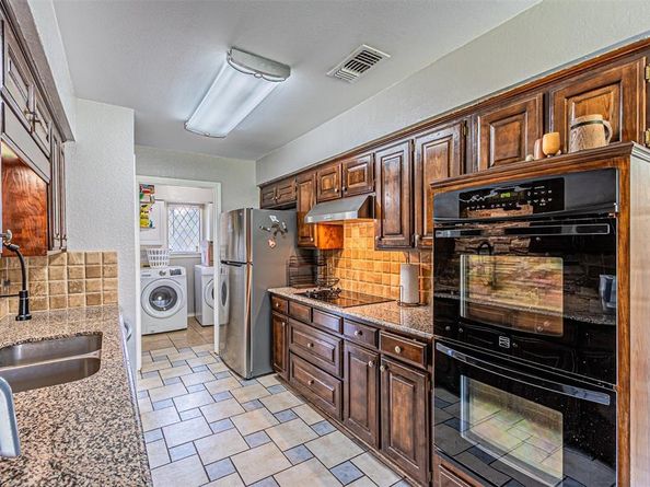 7509  Pear Tree Lane , Fort Worth Texas 76133