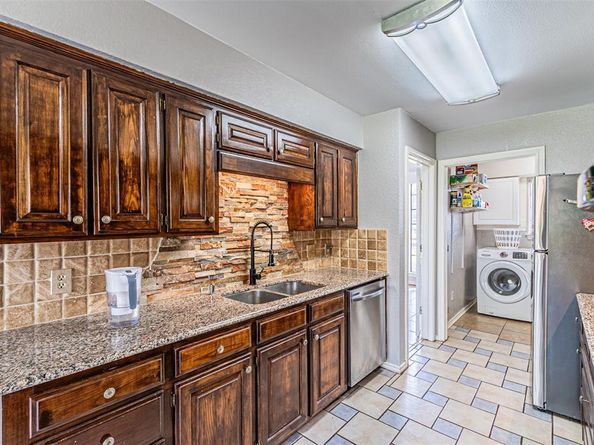 7509  Pear Tree Lane , Fort Worth Texas 76133