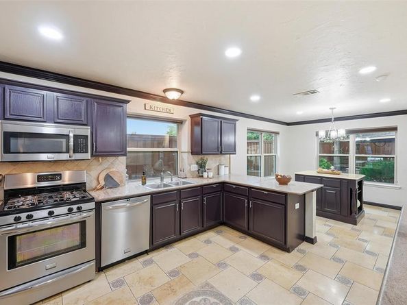 2832  Grandview Drive , Grand Prairie Texas 75052