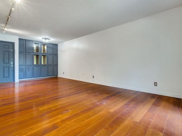 4851  Cedar Springs Road  292, Dallas Texas 75219