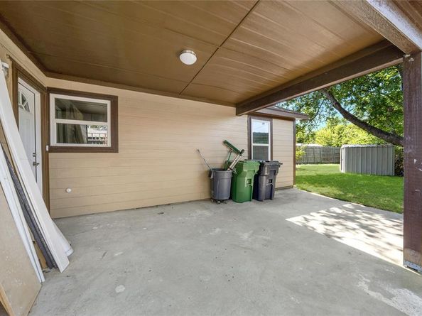1608  Wynn Terrace , Arlington Texas 76010