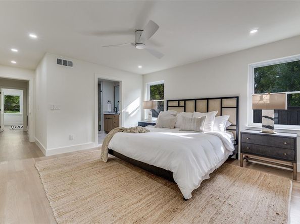 9805  Bluff Dale Drive , Dallas Texas 75218