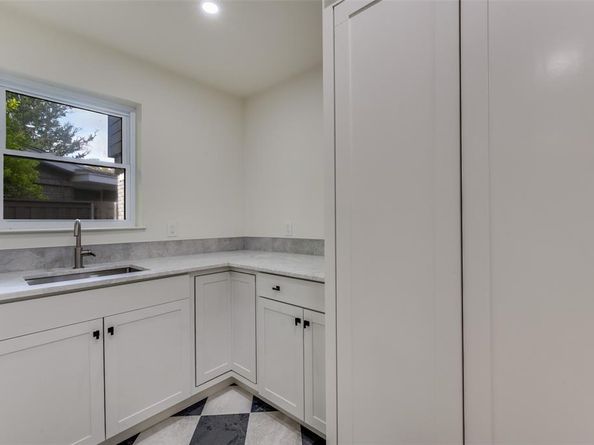9805  Bluff Dale Drive , Dallas Texas 75218