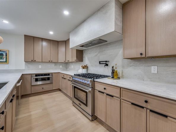 9805  Bluff Dale Drive , Dallas Texas 75218