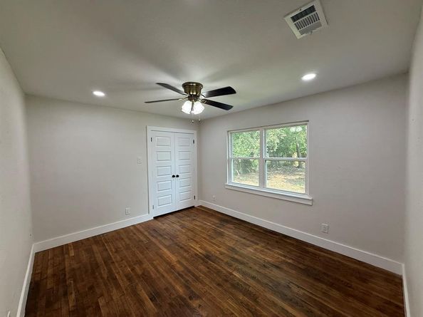 2827  Prosperity Avenue , Dallas Texas 75216