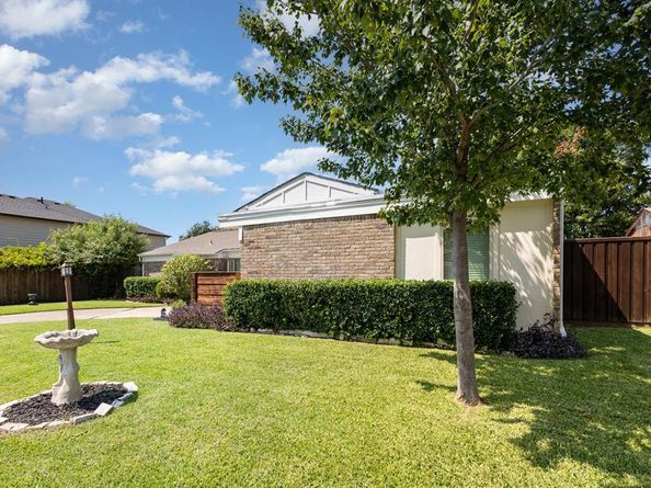 15515  Leavalley Circle , Dallas Texas 75248