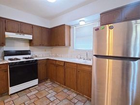 1636  Bending Oaks Trail , Dallas Texas 75217