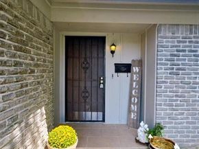 1636  Bending Oaks Trail , Dallas Texas 75217