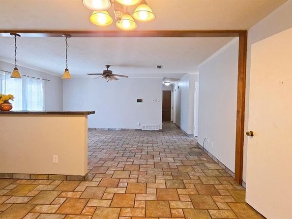 1636  Bending Oaks Trail , Dallas Texas 75217