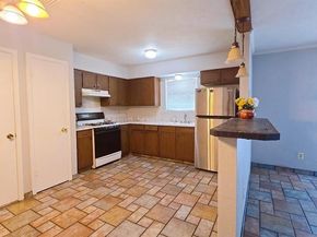 1636  Bending Oaks Trail , Dallas Texas 75217
