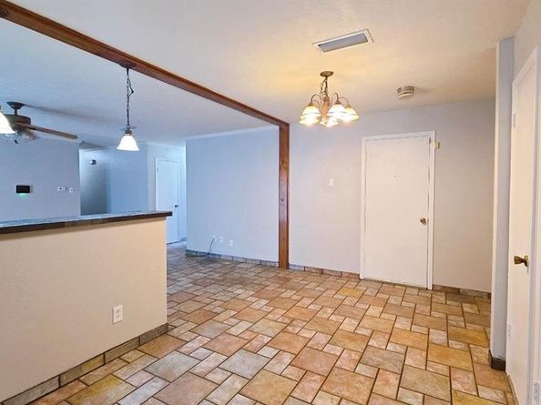 1636  Bending Oaks Trail , Dallas Texas 75217