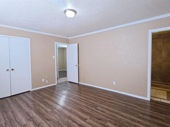 1636  Bending Oaks Trail , Dallas Texas 75217