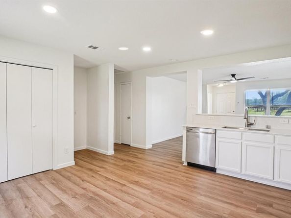 3920  Gray Oak Place , Dallas Texas 75212