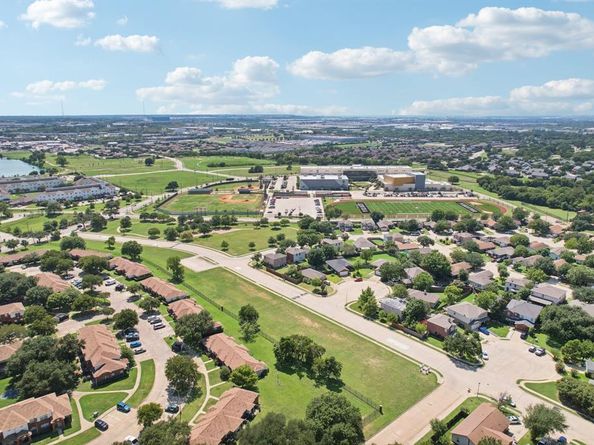 3920  Gray Oak Place , Dallas Texas 75212