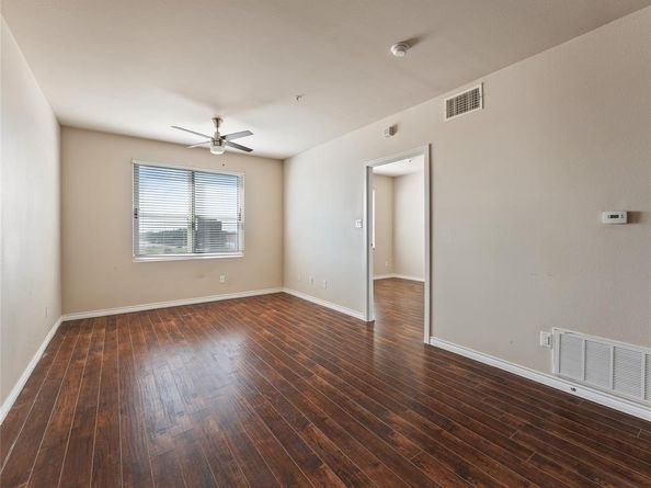 1100 W Trinity Mills Road  3032, Carrollton Texas 75006