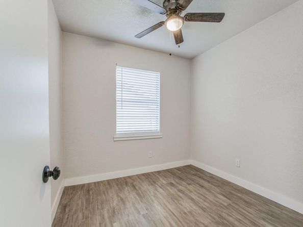 1033  Glynn Drive , Garland Texas 75040