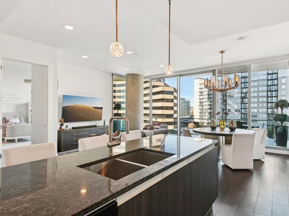3130 N Harwood Street  705, Dallas Texas 75201