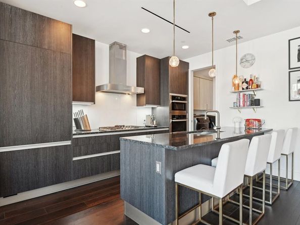 3130 N Harwood Street  705, Dallas Texas 75201