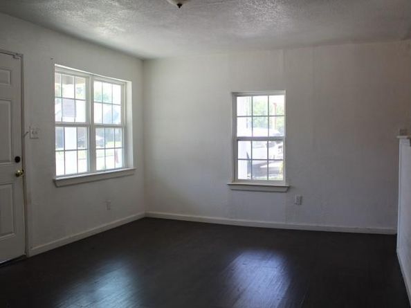4937  Chapman Street , Fort Worth Texas 76105