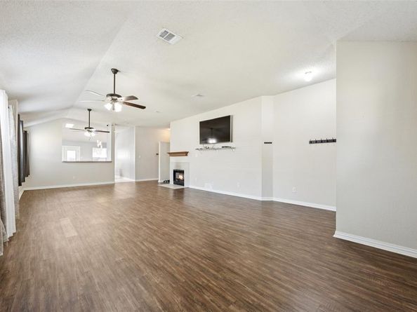 200  Lincoln Lane , Crowley Texas 76036