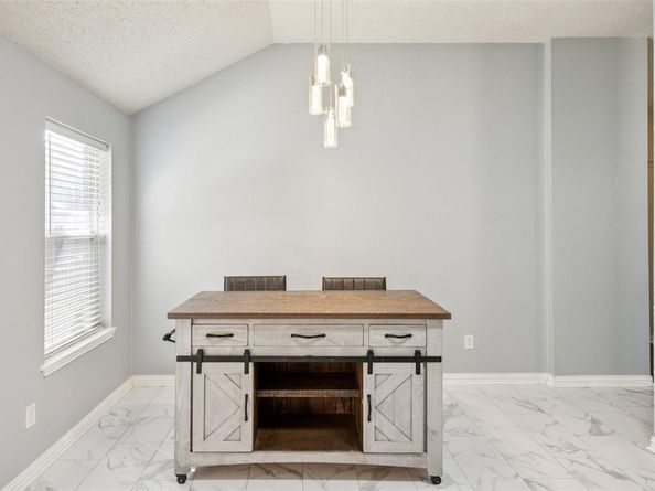 200  Lincoln Lane , Crowley Texas 76036