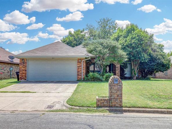 1813  Dorchester Street , Fort Worth Texas 76134