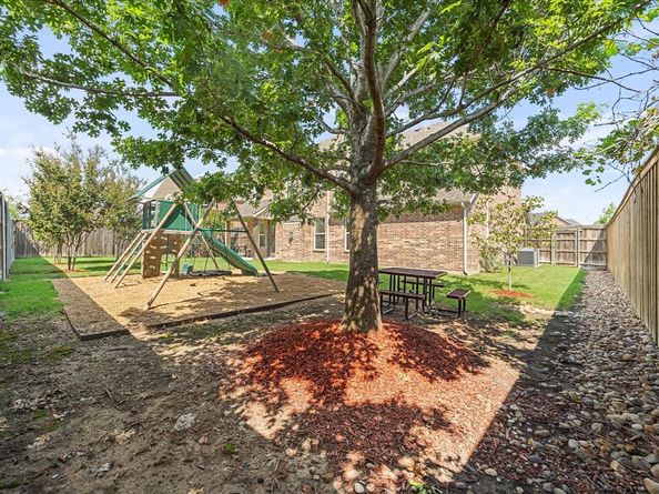 4805  Lindsey Drive , Rowlett Texas 75088