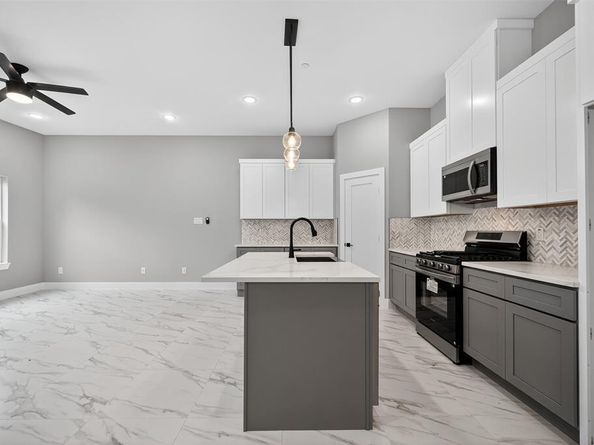 2366  Usman Drive , Irving Texas 75062