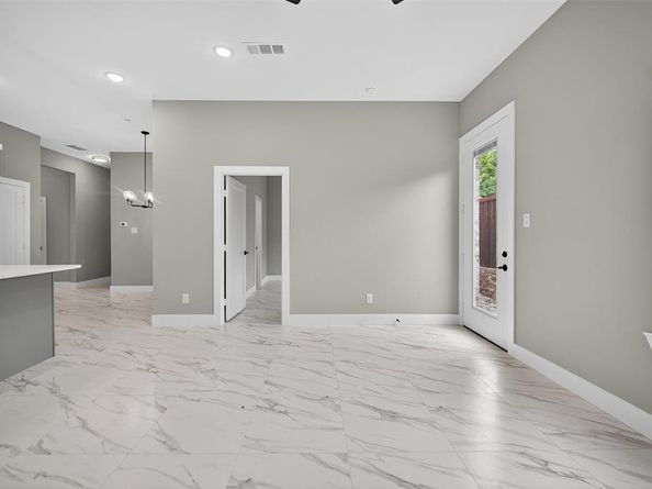 2366  Usman Drive , Irving Texas 75062