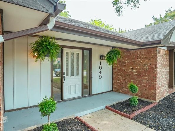 1049  Rosewood Drive , DeSoto Texas 75115