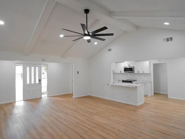 1049  Rosewood Drive , DeSoto Texas 75115