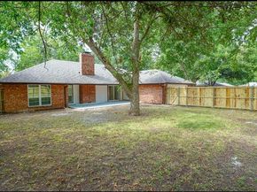 1049  Rosewood Drive , DeSoto Texas 75115