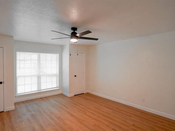 1049  Rosewood Drive , DeSoto Texas 75115