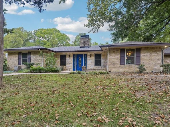 326 S Houston School Road , Lancaster Texas 75146