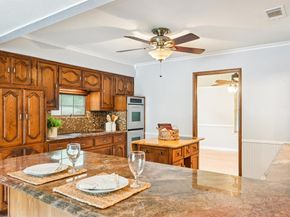 326 S Houston School Road , Lancaster Texas 75146