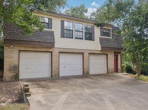 326 S Houston School Road , Lancaster Texas 75146