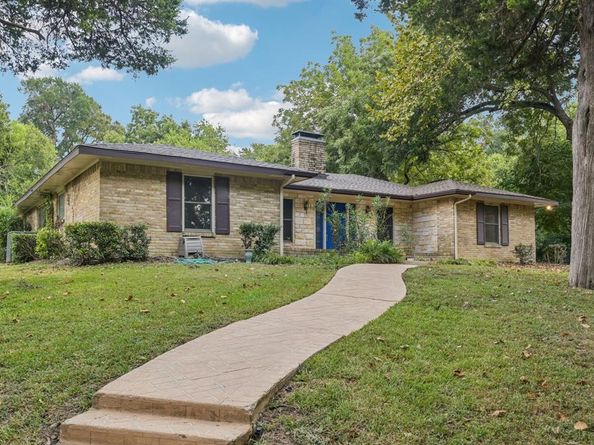 326 S Houston School Road , Lancaster Texas 75146