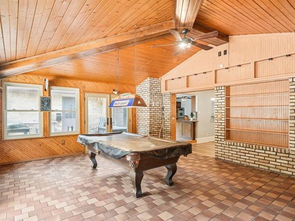326 S Houston School Road , Lancaster Texas 75146